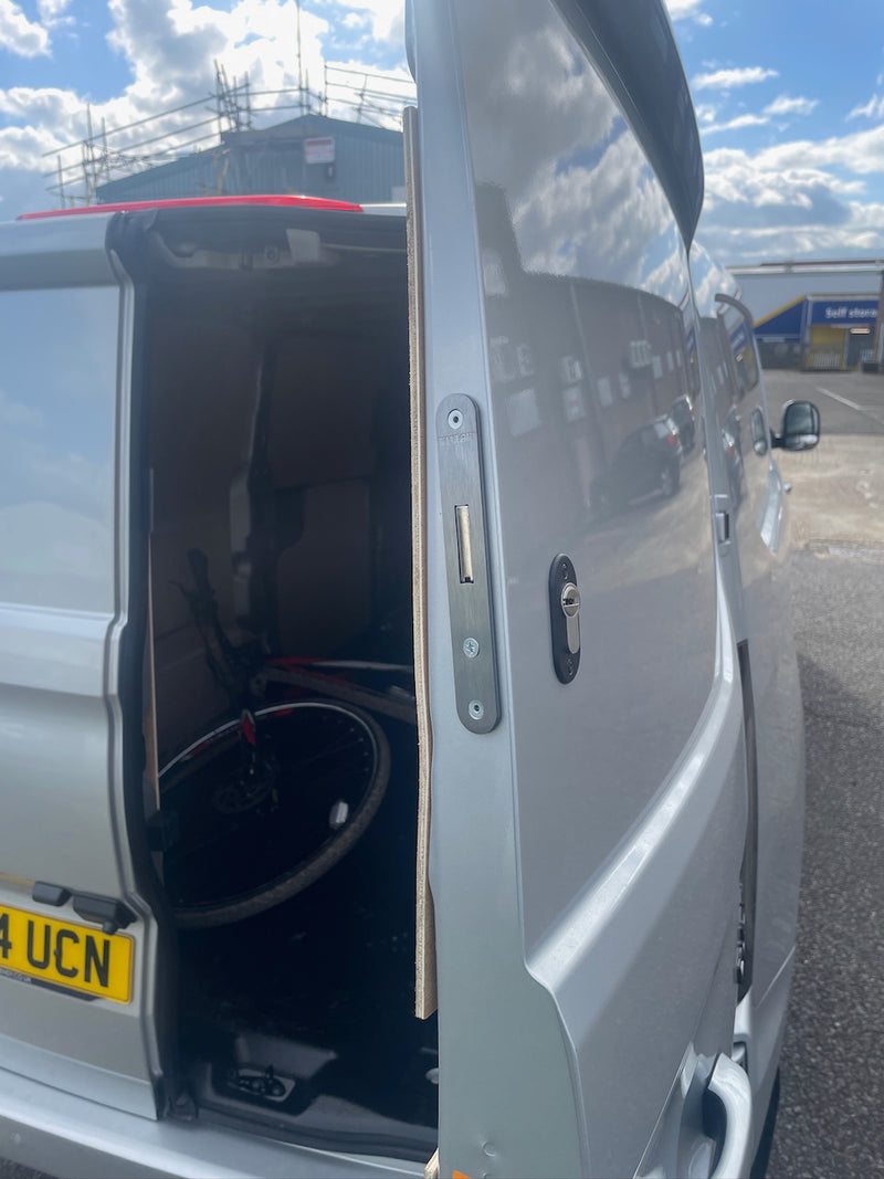 EW Ford Transit Custom 2023 rear door deadlock