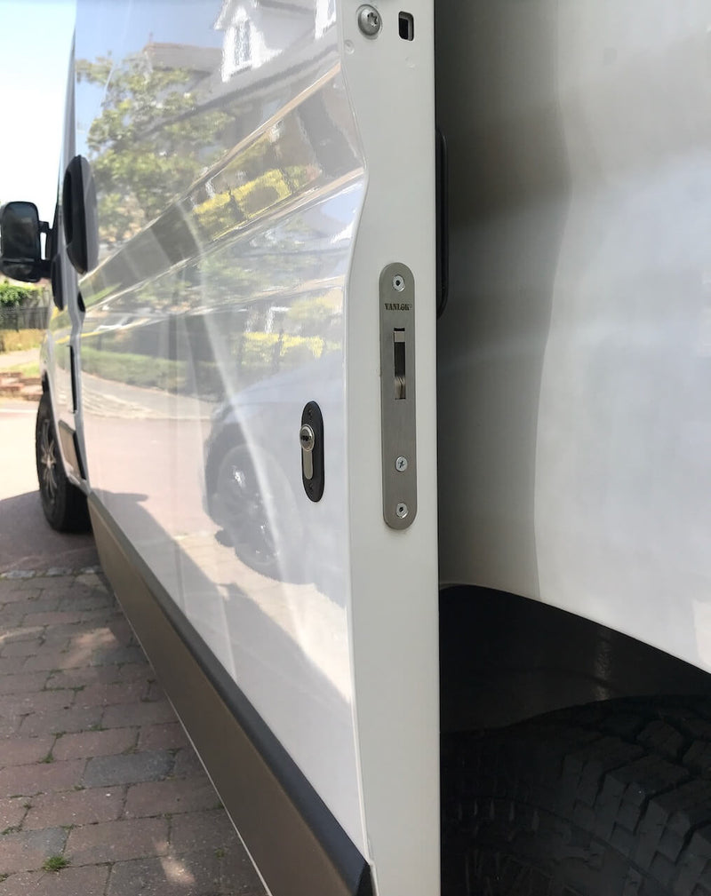 Vauxhall Movano 2022 glazed sliding door hooklock