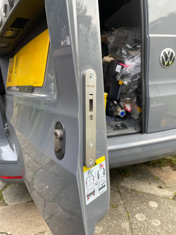 VW Caddy 2021 twin rear door hooklock