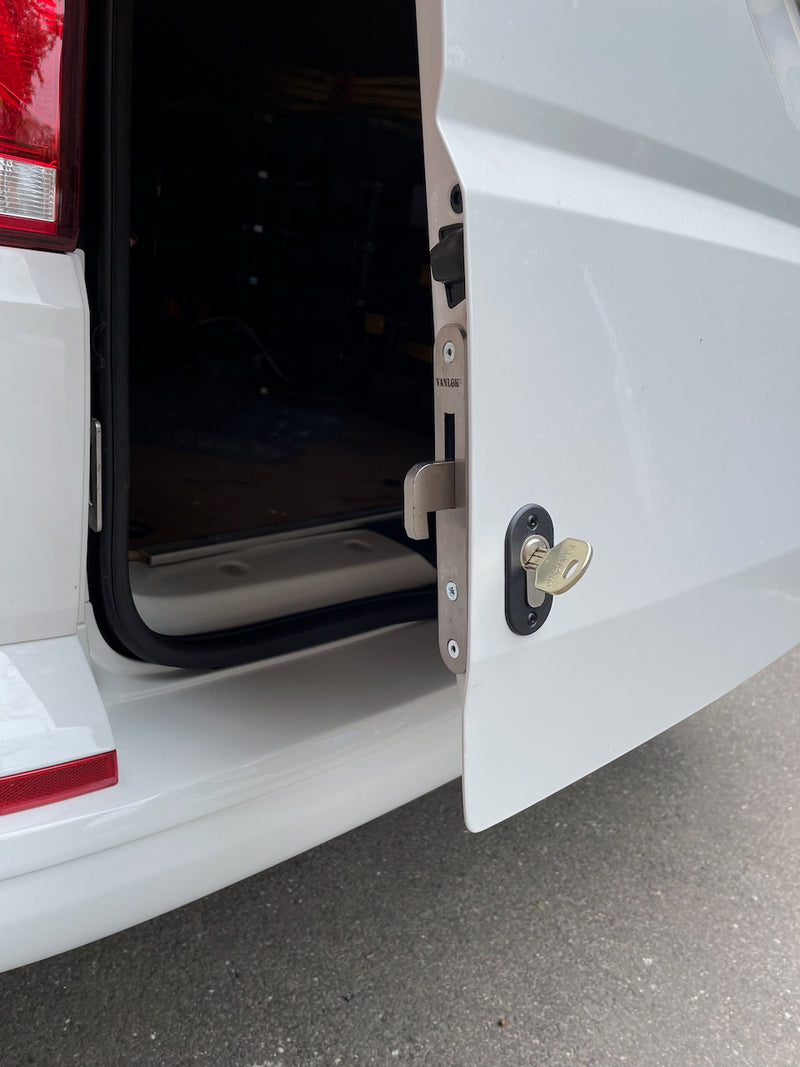 VW Transporter tailgate hooklocks