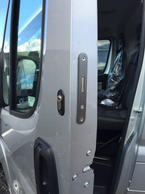 Citroen Relay cab door deadlock