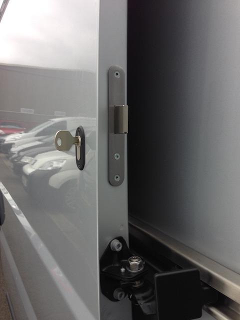 Citroen relay sliding door deadlock